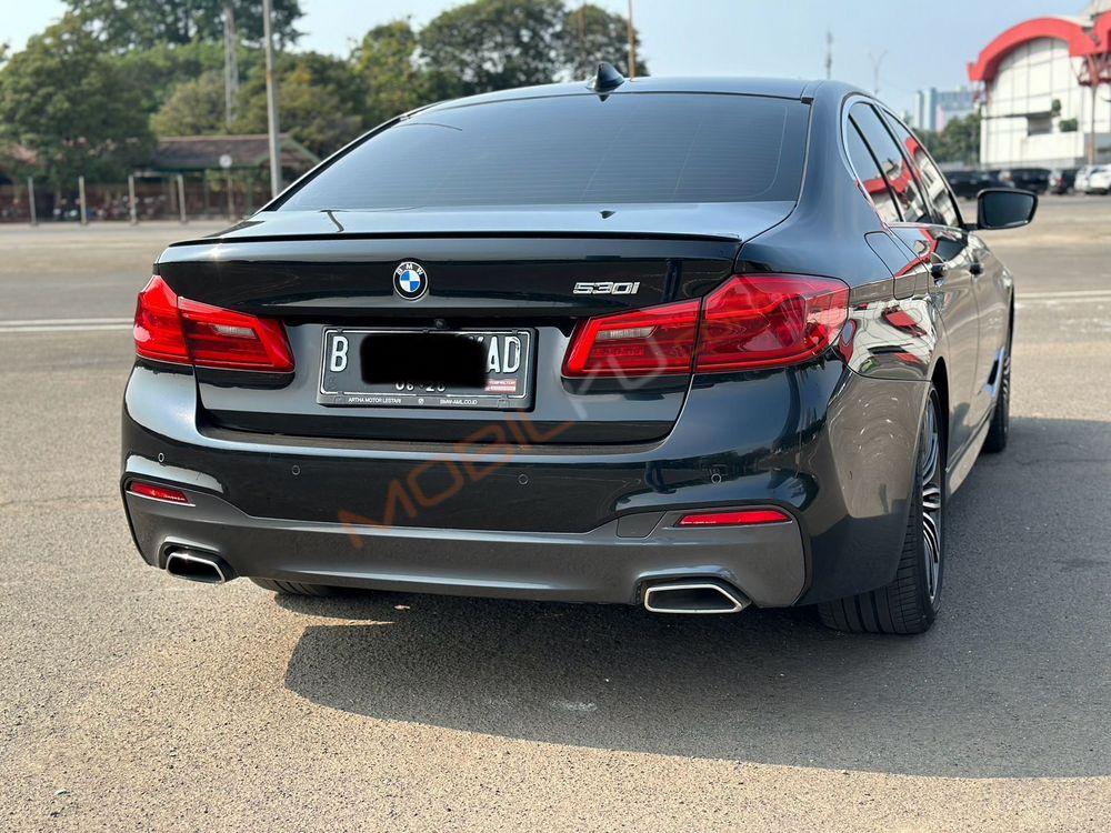 Mobil BMW 5 Series 2020