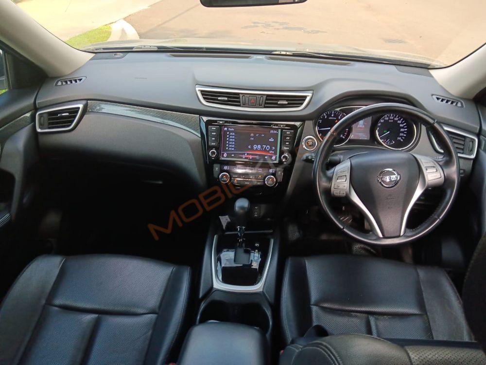 Mobil Nissan X-Trail 2015