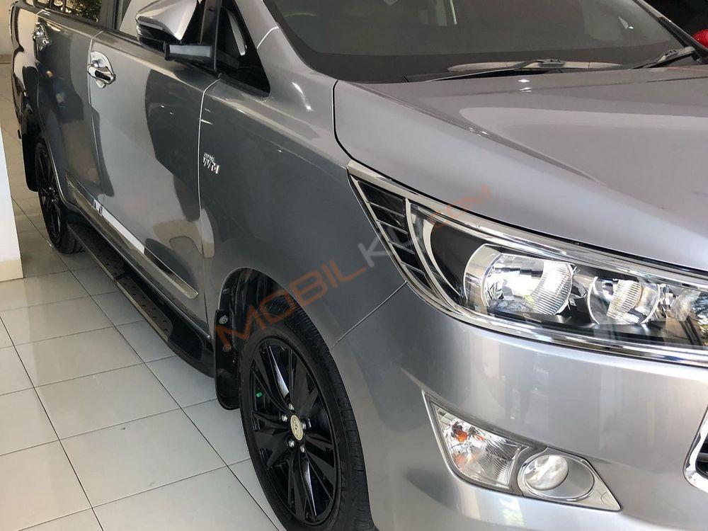 Mobil Toyota Kijang Innova 2019