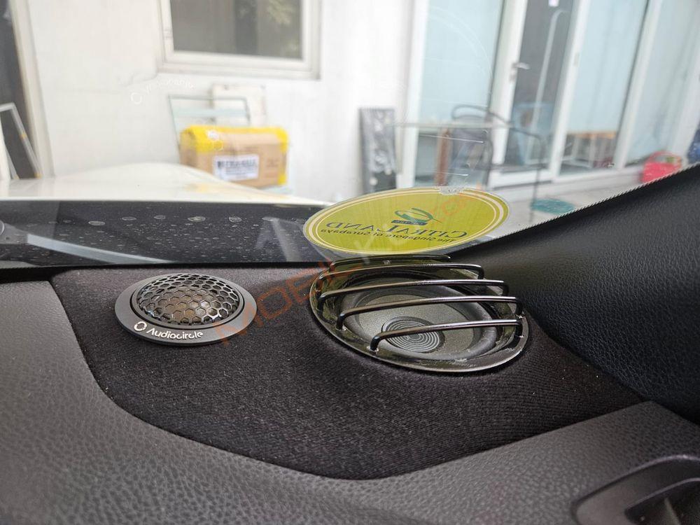 Mobil Subaru BRZ 2013