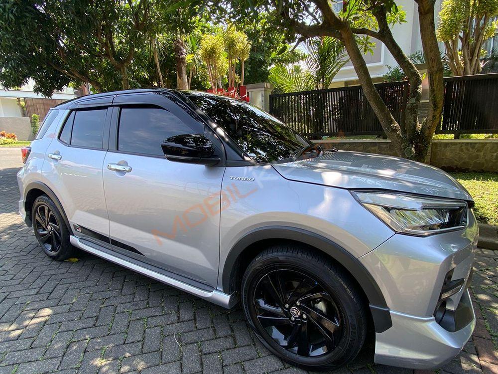 Mobil Toyota Raize 2021