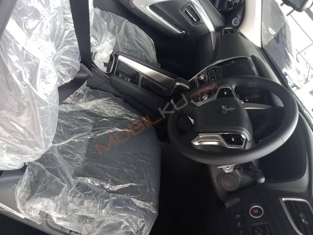 Mobil Mitsubishi Pajero Sport 2022