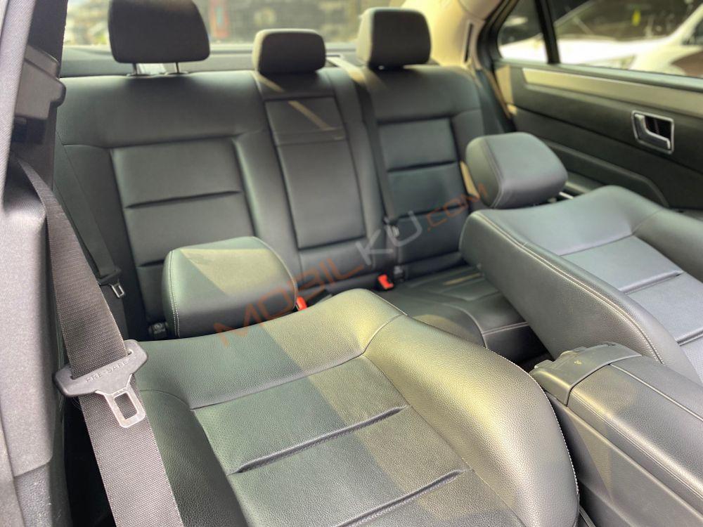 Mobil Mercedes-Benz E-Class 2016