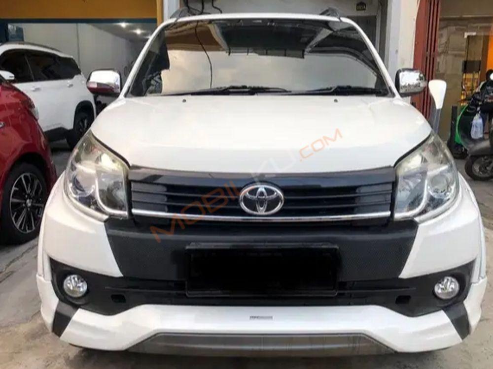 Mobil Toyota Rush 2015