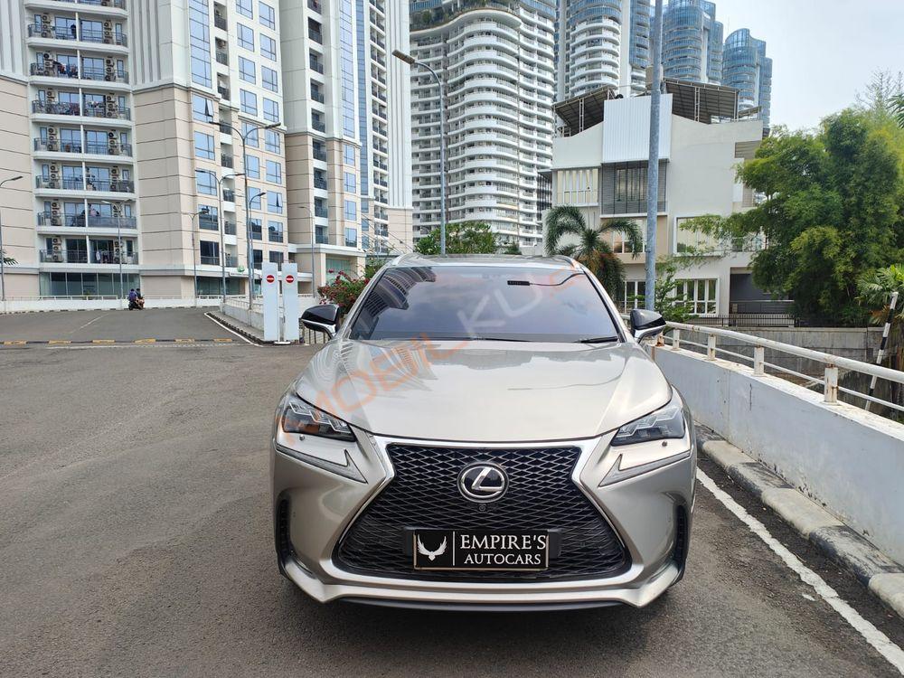 Mobil Lexus NX 2016