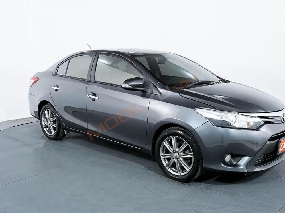 Mobil Toyota Vios 2015