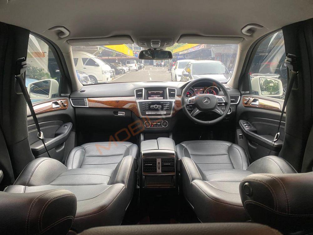 Mobil Mercedes-Benz ML 2013