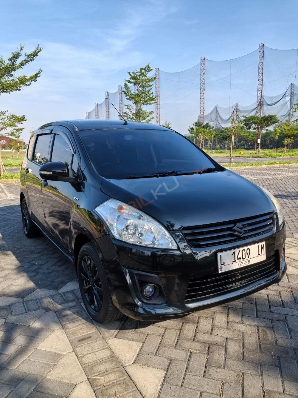 Mobil Suzuki Ertiga 2013