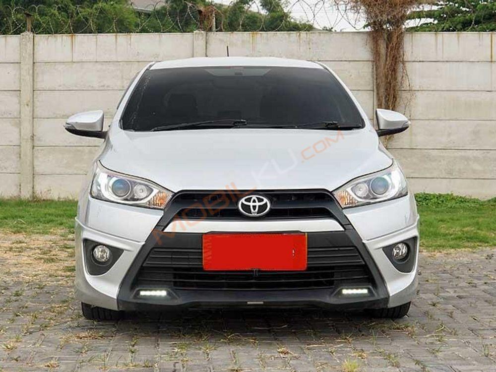 Mobil Toyota Yaris 2014