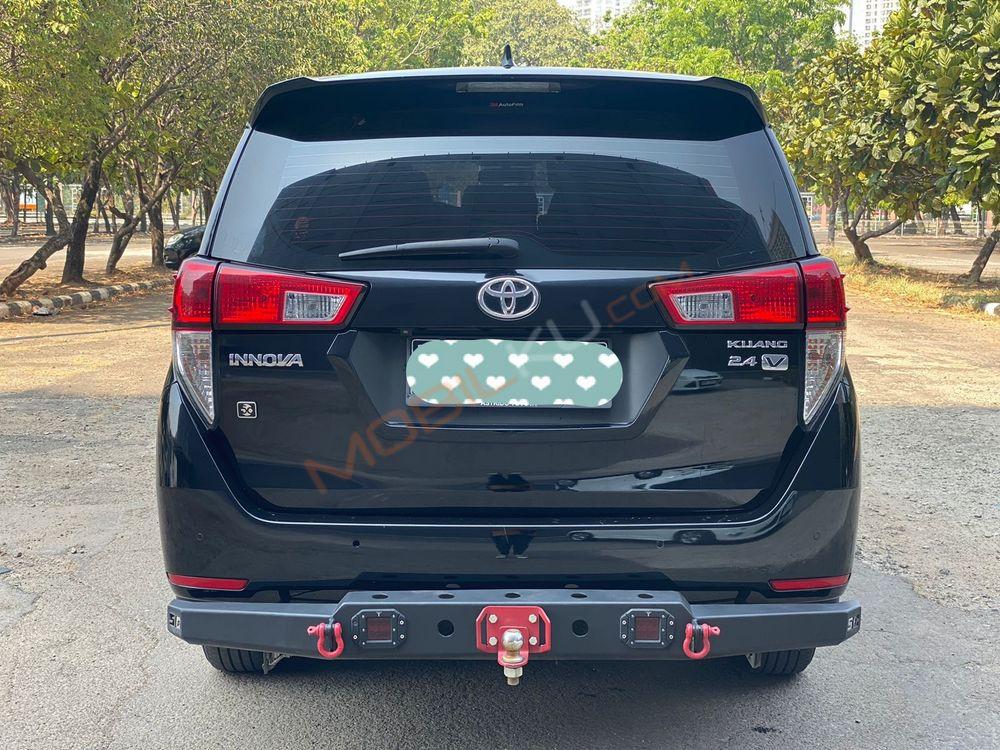 Mobil Toyota Kijang Innova 2021