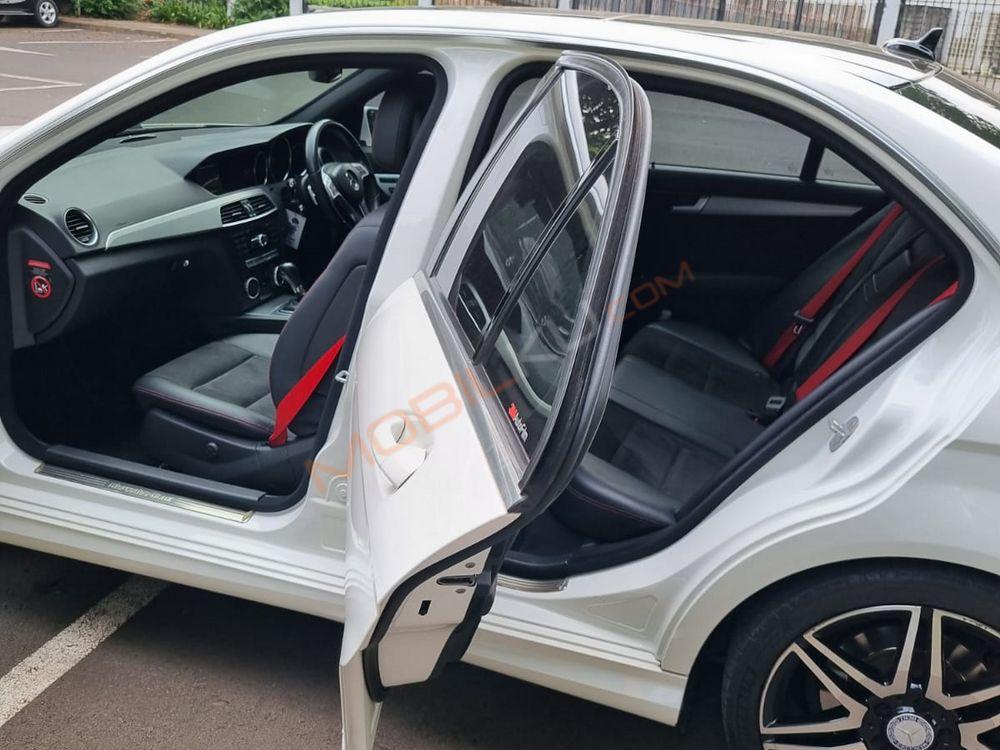 Mobil Mercedes-Benz C-Class 2013