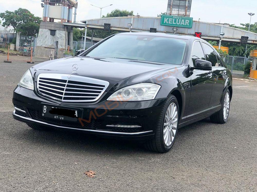 Mobil Mercedes-Benz S-Class 2011