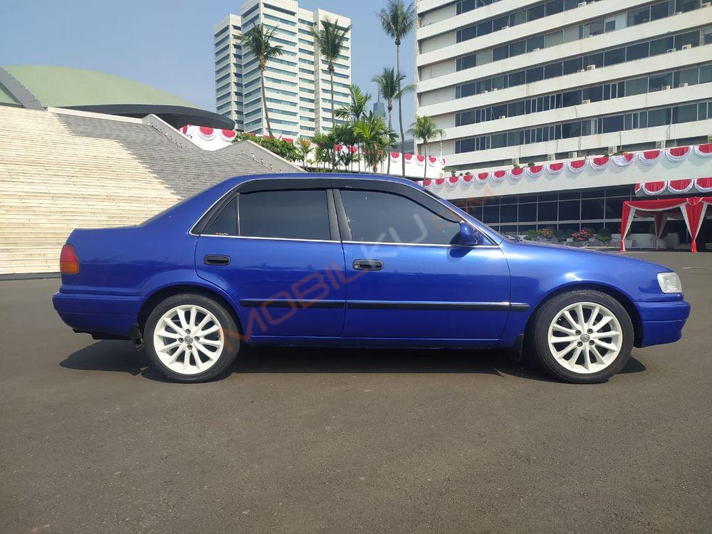 Mobil Toyota Corolla 1996