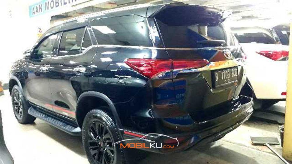 Mobil Toyota Fortuner 2020
