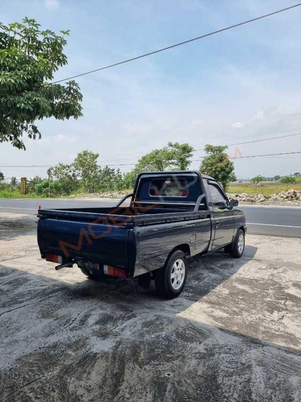 Mobil Isuzu Panther 2007