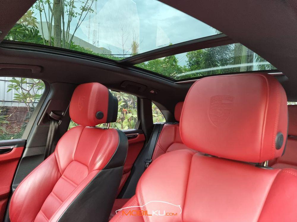 Mobil Porsche Macan 2014