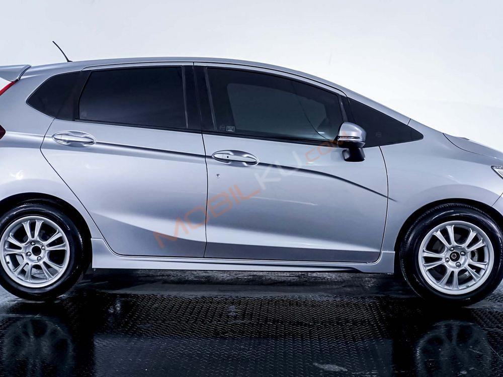 Mobil Honda Jazz 2016
