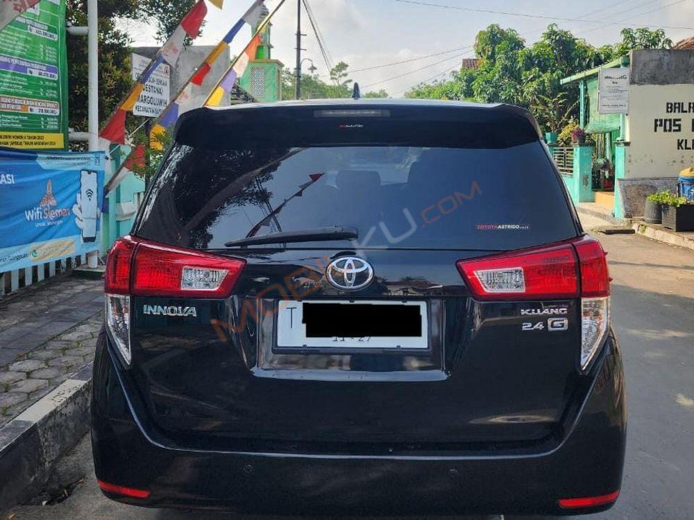 Mobil Toyota Kijang Innova 2017