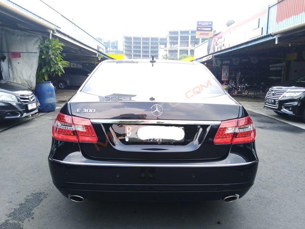 Mobil Mercedes-Benz E-Class 2011