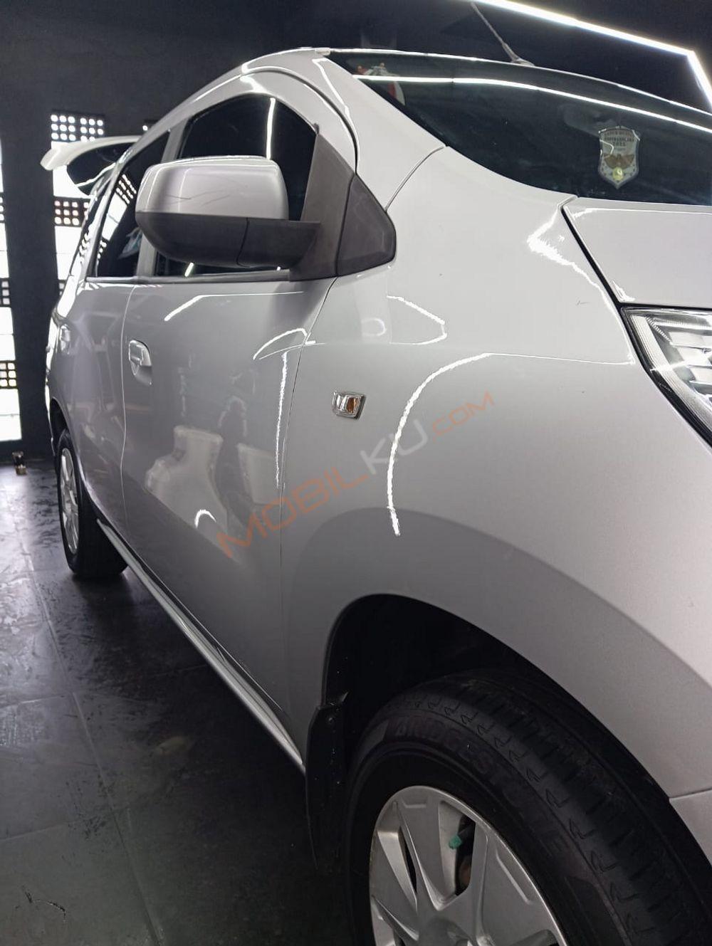 Mobil Chevrolet Spin 2014