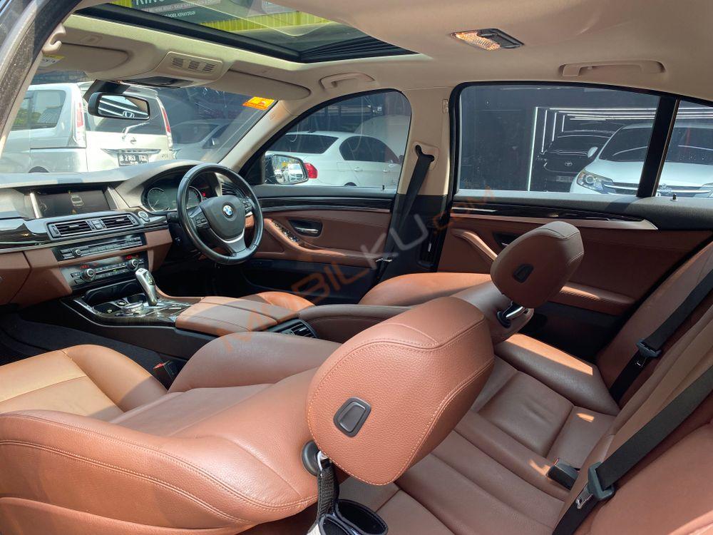 Mobil BMW 5 Series 2016