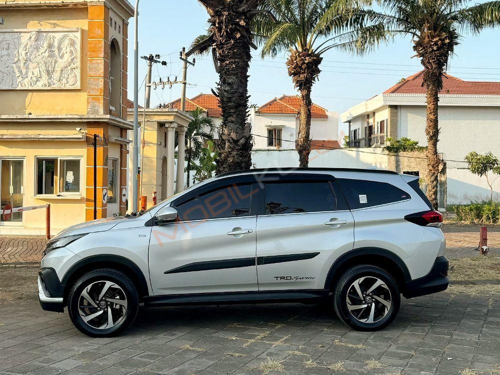 Mobil Toyota Rush 2021