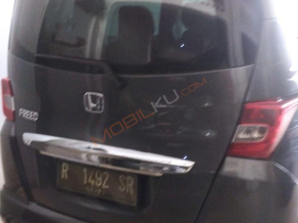 Mobil Honda Freed 2012