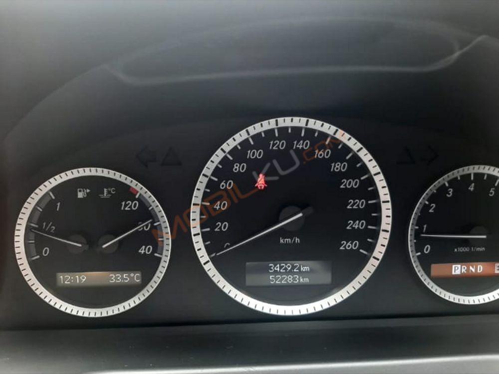 Mobil Mercedes-Benz C-Class 2010