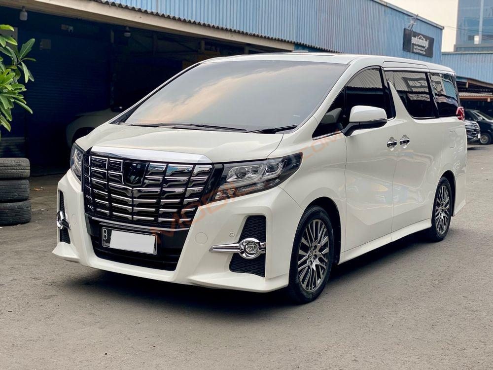 Mobil Toyota Alphard 2016