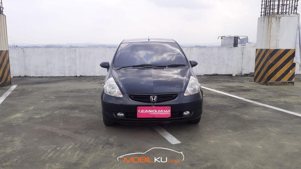 Mobil Honda Jazz 2006