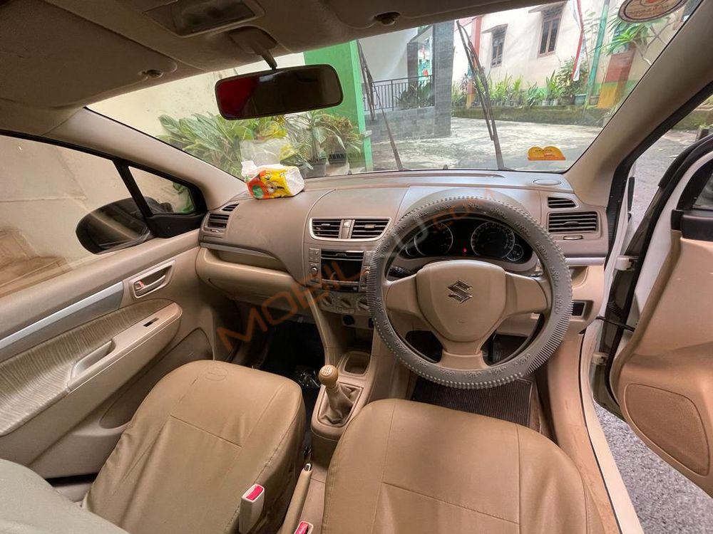 Mobil Suzuki Ertiga 2014