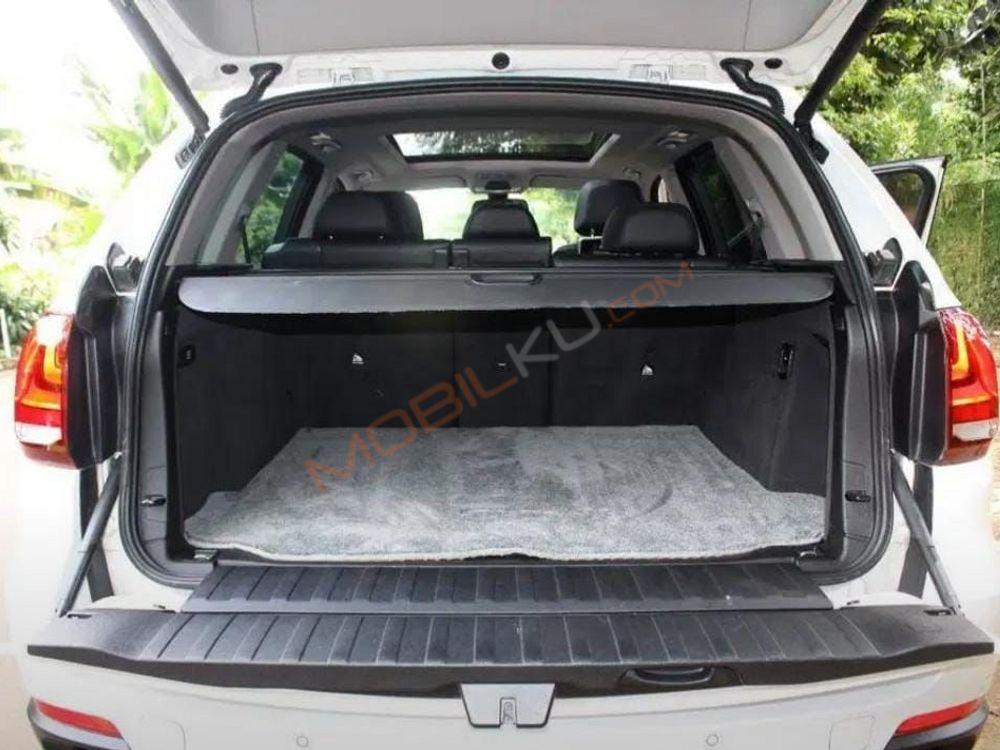 Mobil BMW X5 2015