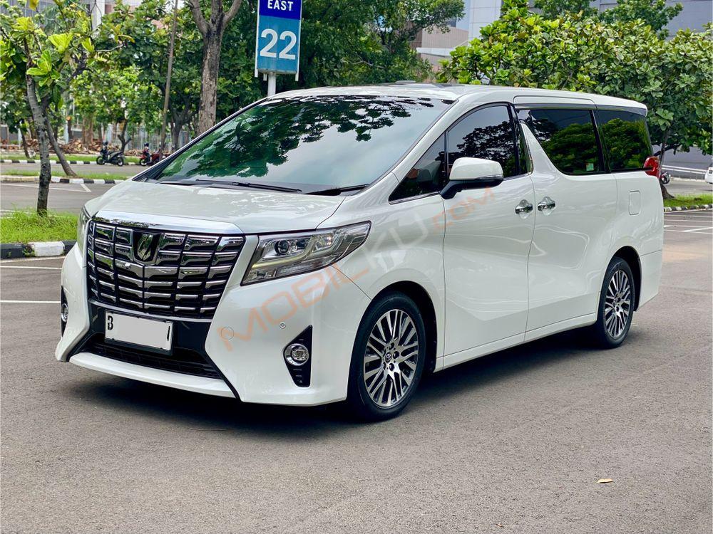 Mobil Toyota Alphard 2017