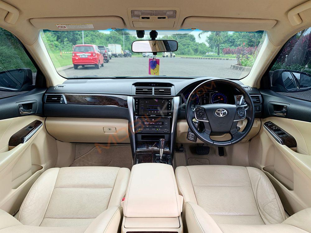 Mobil Toyota Camry 2018