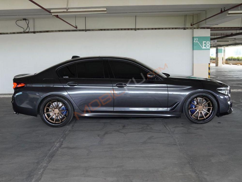 Mobil BMW 5 Series 2019