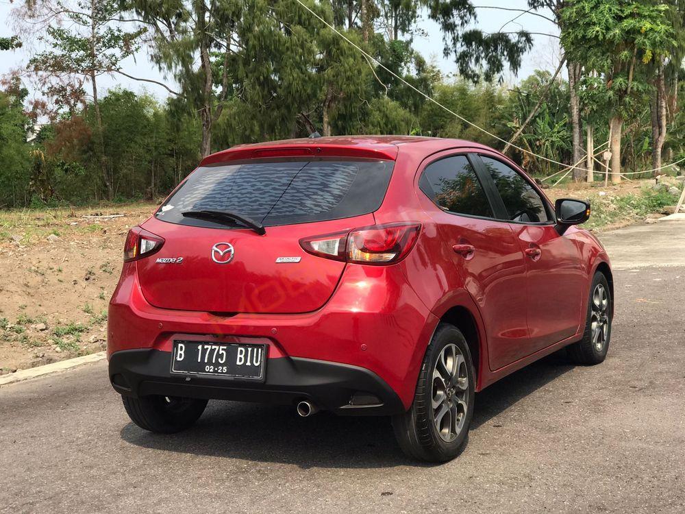 Mobil Mazda 2 Hatchback 2014