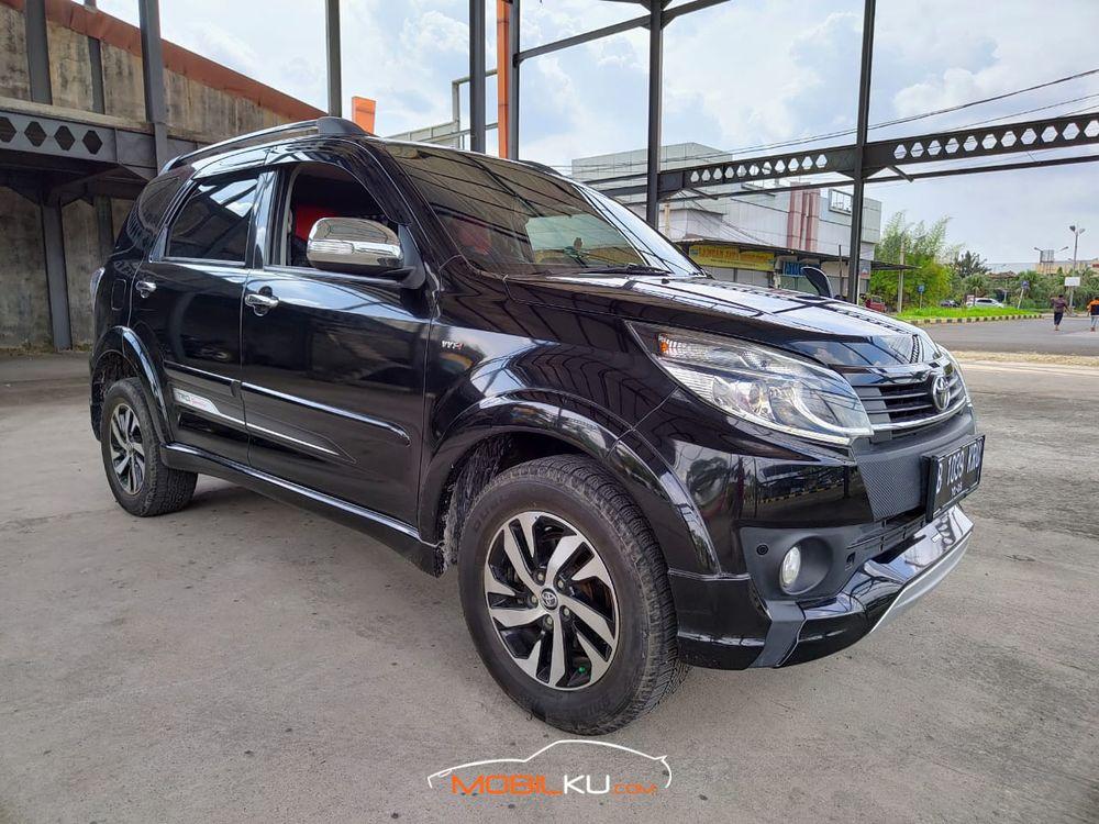 Mobil Toyota Rush 2015