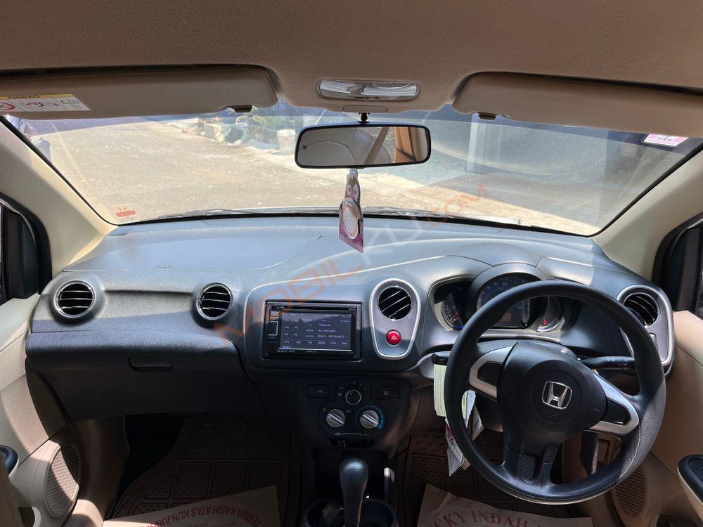 Mobil Honda Mobilio 2014