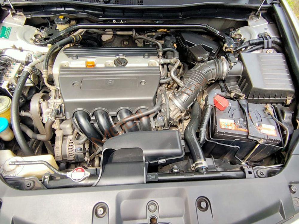 Mobil Honda Accord 2012