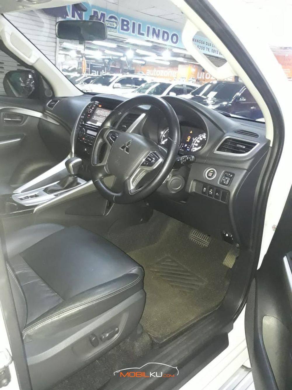 Mobil Mitsubishi Pajero Sport 2018