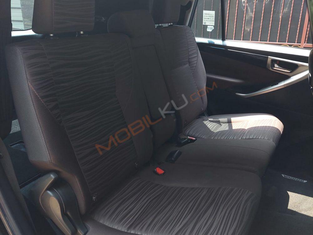 Mobil Toyota Kijang Innova 2022