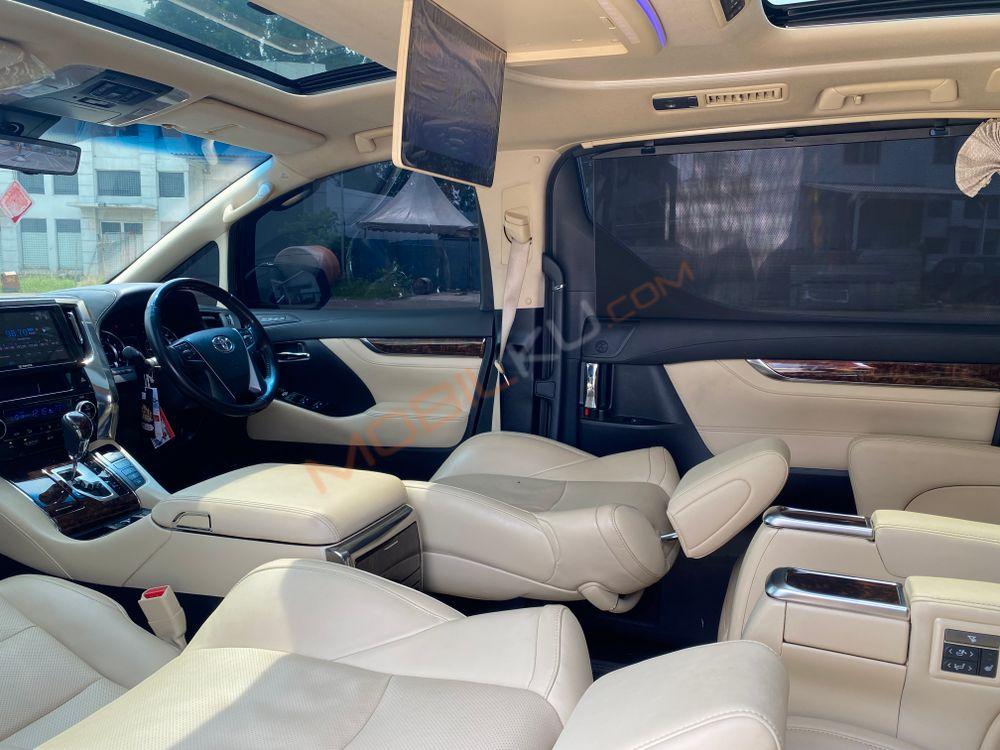 Mobil Toyota Alphard 2020
