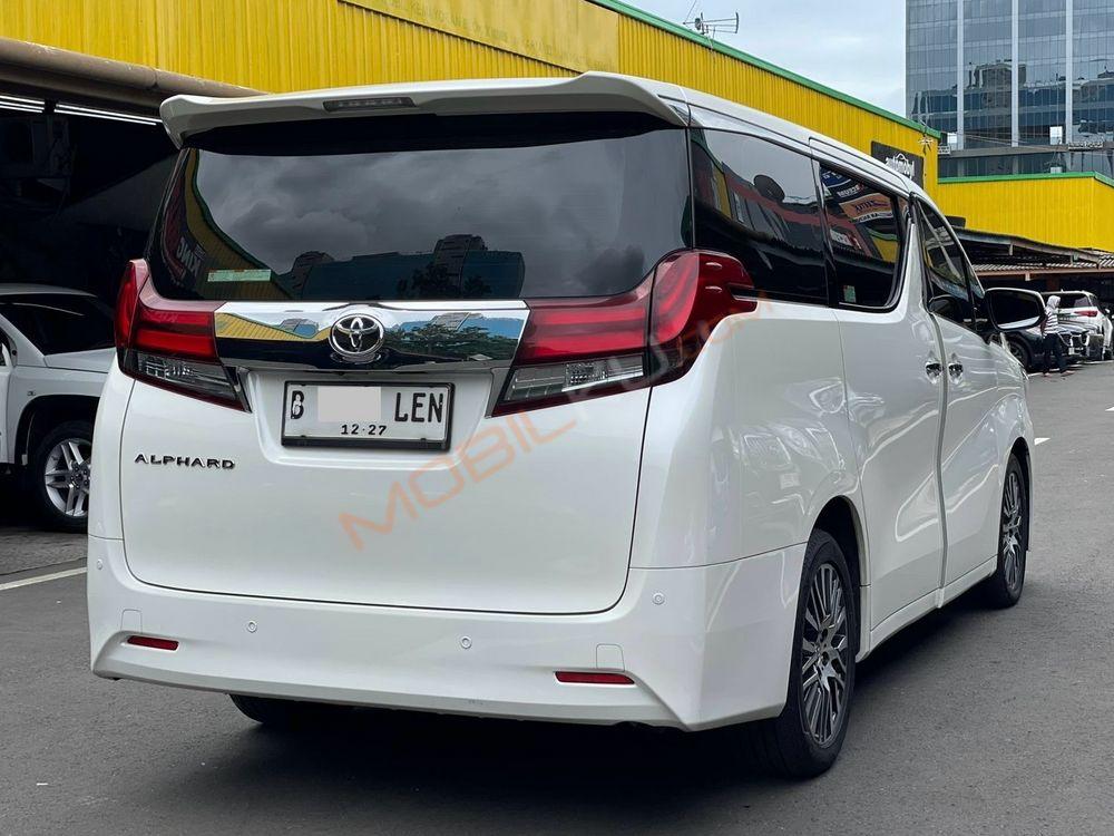 Mobil Toyota Alphard 2017