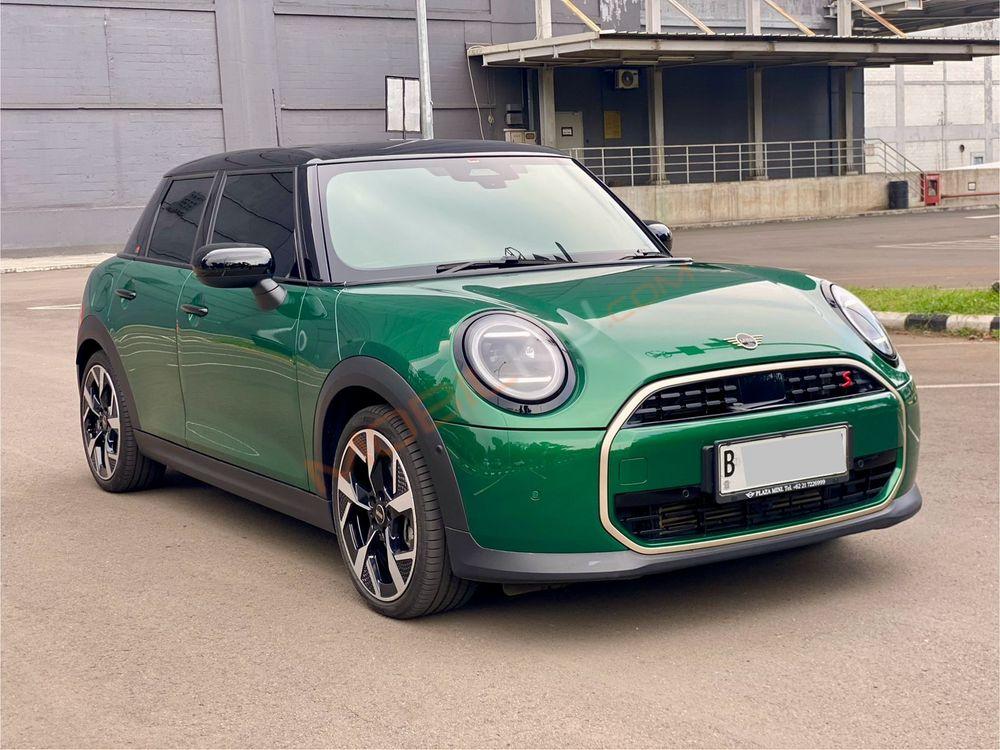 Mobil MINI 5-Door 2024