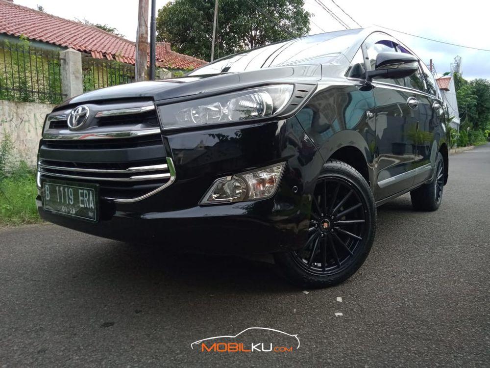 Mobil Toyota Kijang Innova 2017