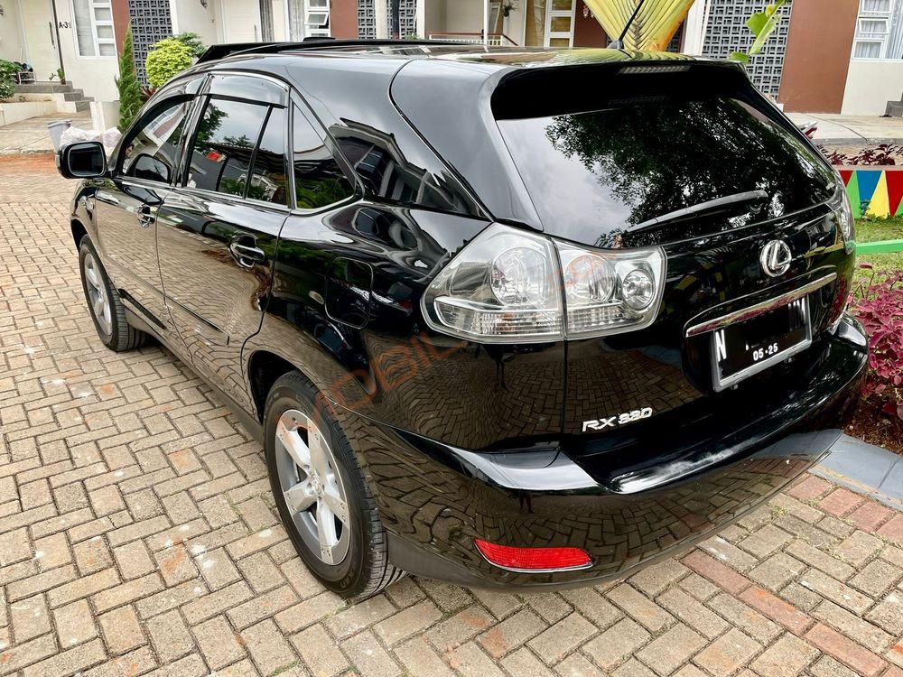 Mobil Toyota Harrier 2005