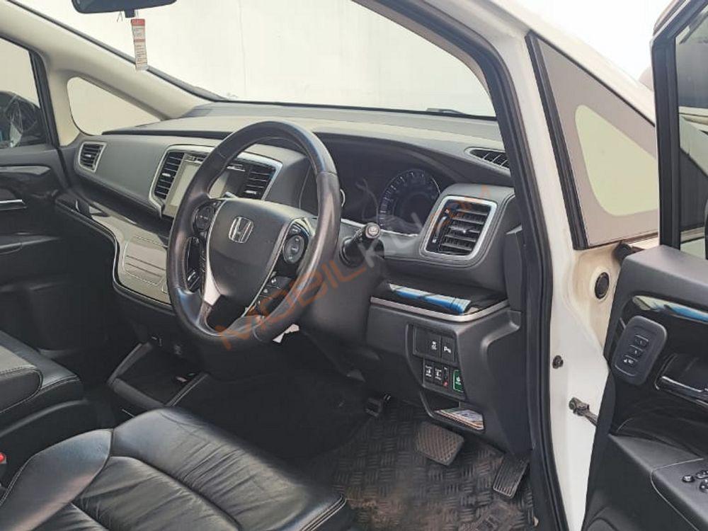 Mobil Honda Odyssey 2020