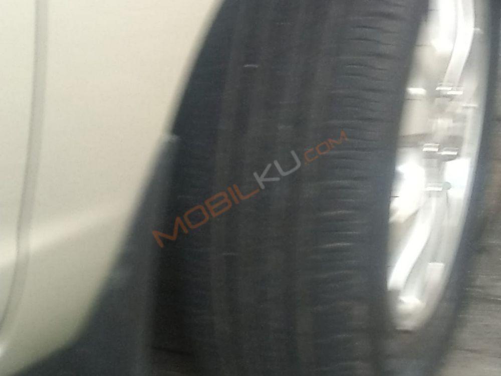 Mobil Toyota Kijang Innova 2013