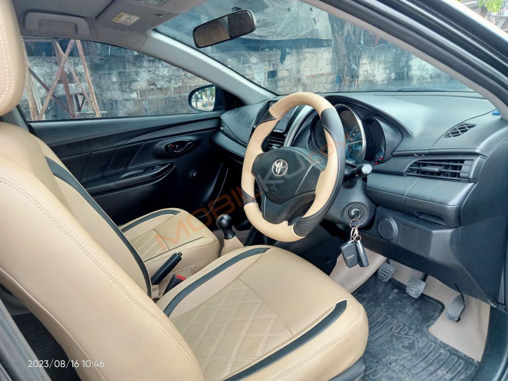 Mobil Toyota Limo 2014