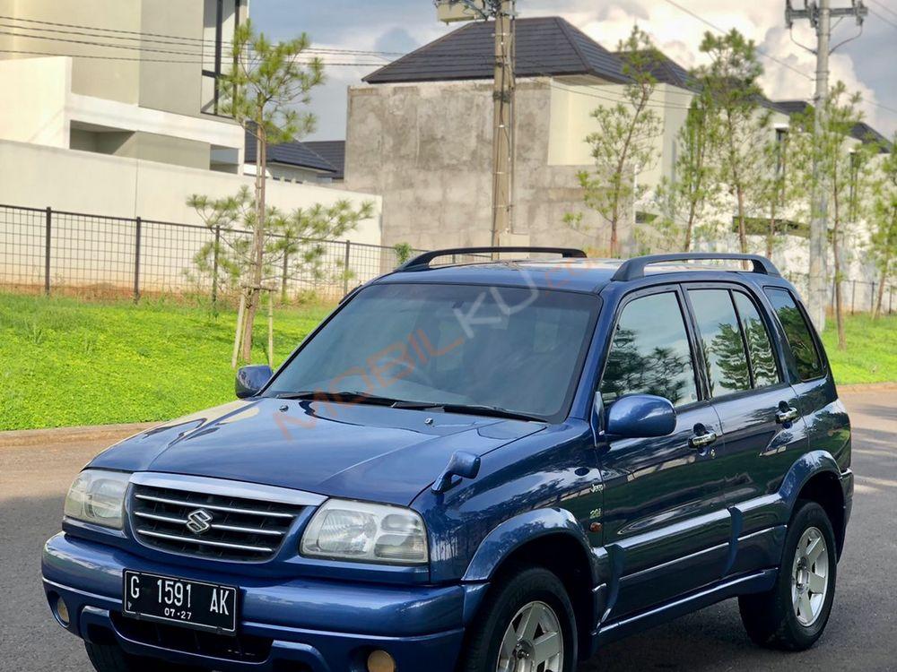 Mobil Suzuki Escudo 2002